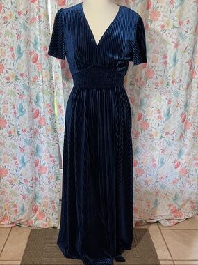 Simplee Apparel Deep Navy Pleated Velvet Maxi Dress